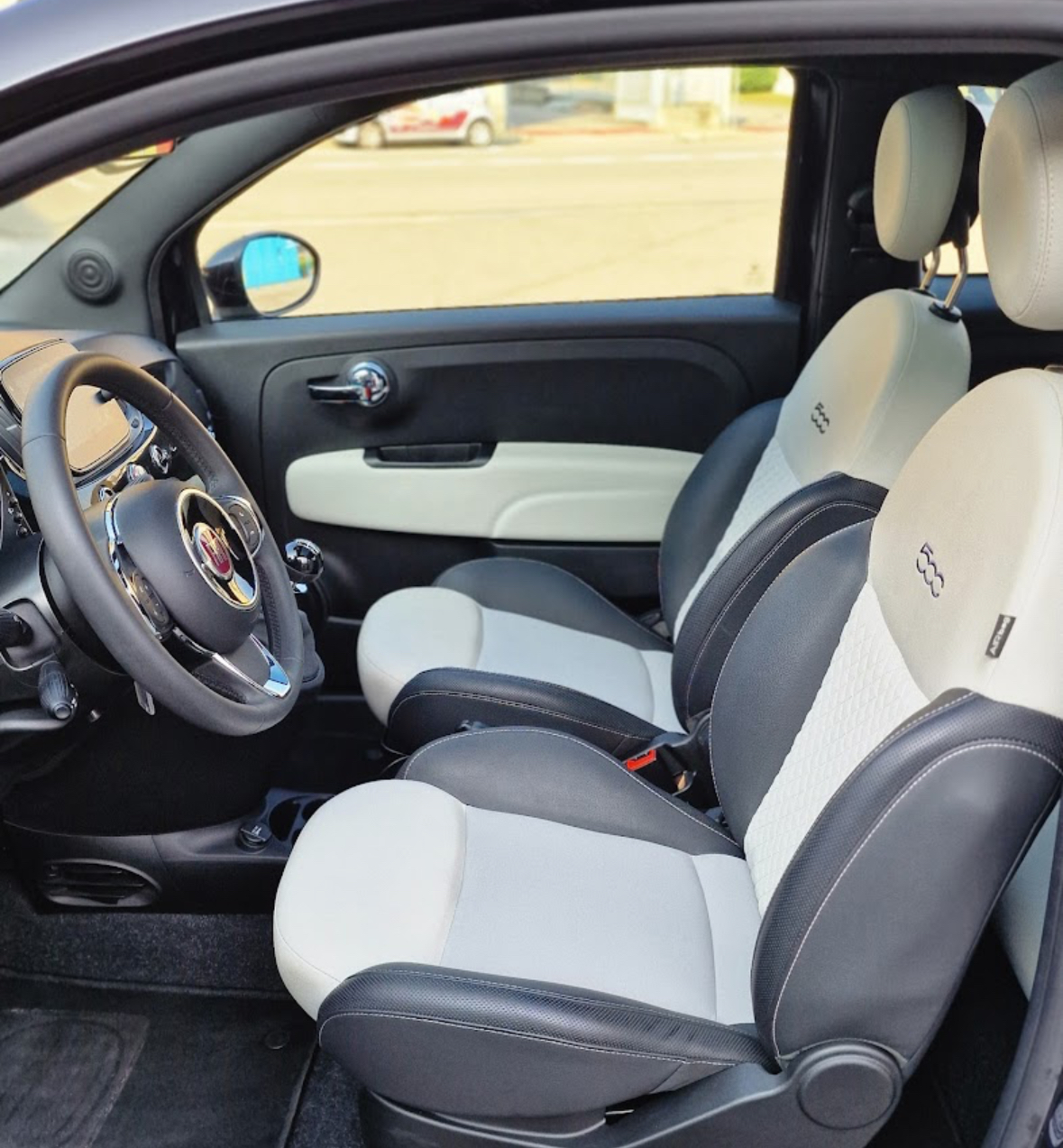 Interni Fiat 500 a noleggio